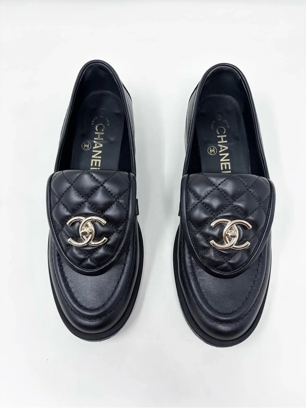 Chanel CC Turnlock Foldover Quilted Loafer Slip On Black Leather Flat size 37 EU